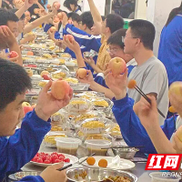 株洲市四中:一碗温热抚征尘,满堂暖意蓄力行