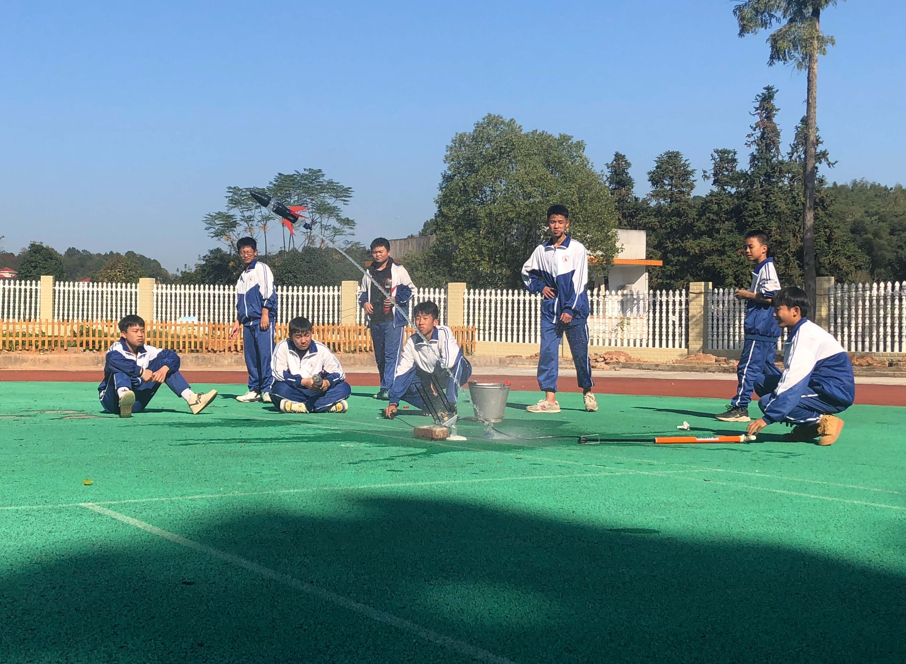 创新放飞梦想 五里墩中学举办校园科技节活动