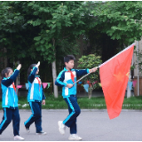 迎“六一” 晨荷小学一年级孩子入队啦！