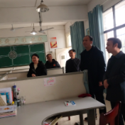 邓礼辉一行到芦淞区五里墩中学调研春季开学工作情况