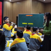 高家坳小学：让党史教育走进学生课堂