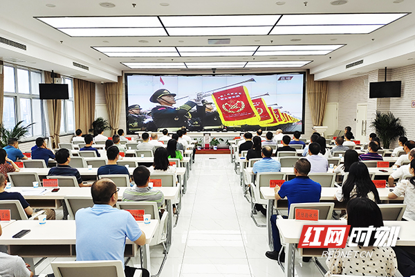 株洲市住房和城乡建设局（市人民防空办公室）集中收看庆祝中国共产党成立100周年大会。.jpg