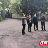 株洲市教育局党委书记、局长吴安浩检查九方中学校舍安全工作 