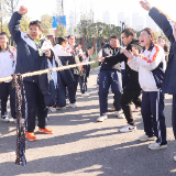 株洲市二中枫溪学校举行第二届体育节拔河比赛