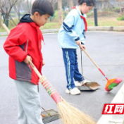 醴陵东岸小学：相约春天 争做雷锋式好少年