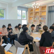 立人学校开展青年教师读书交流活动