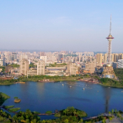 株洲市委常委会召开会议 曹慧泉主持