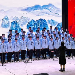 青春旋律共鸣校园 株洲市二中枫溪学校举行“枫溪雅韵·青春之歌”合唱比赛