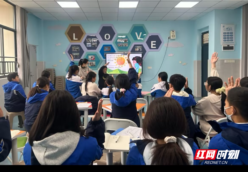 天元区隆兴中学开展心理委员培训