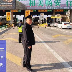 新春佳节，株洲市交通运输局执法支队高速大队的温情守护