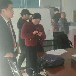 石峰法院：“一执解三忧”，巧执第三方债权化解连环债务