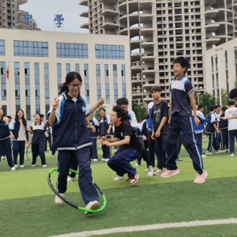天元区隆兴中学开展中考解压团辅活动