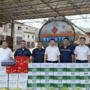 中国石化湖南株洲石油分公司开展承运商安全运输督导暨“夏日送清凉”慰问