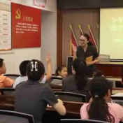 石峰法院：干警送法送关怀进乡村，用爱与法守护“少年的你”