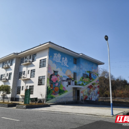 中国石化湖南株洲石油瓷城服务区的烟火与匠心