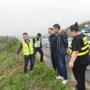 隐患“不过夜”  株洲高速安仁管理所及时消除边坡险情