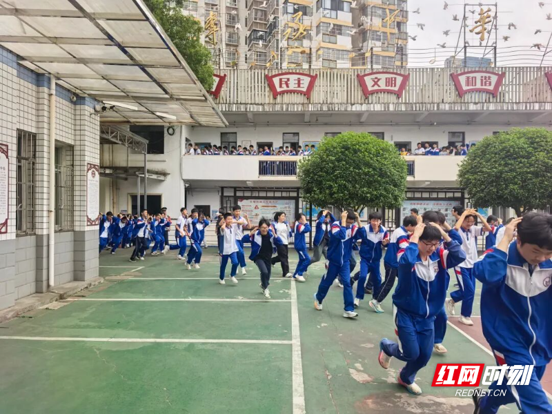 以“练”筑防，安全同行 株洲市第十九中学开展应急疏散演练活动
