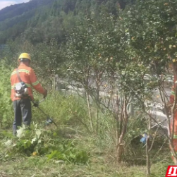 高温下的株洲高速人 用汗水擦亮道路风景线