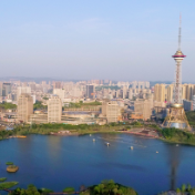 王建球主持株洲市委理论学习中心组(扩大)2026年第七次集体学习