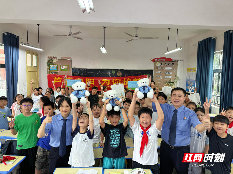 芦淞检察：听诉求，趣普法，这场校园行解锁暑期安全“新姿势”