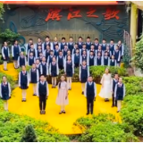 祖国是什么？株洲滨江小学学生用吟诵方式来回答