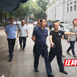 株洲荷塘区常务副区长督导马路市场整治“回头看”工作