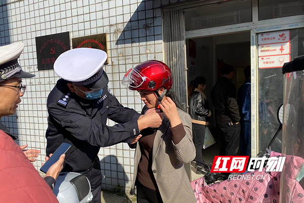 株洲天元区：电动车上牌进社区 便民服务暖人心