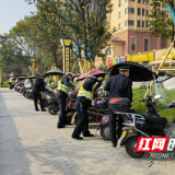 株洲云龙交警：勿让遮阳伞成为“夺命伞”