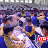 新马小学：小组合作显身手 课堂教学展成果