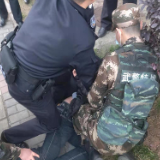 武警株洲支队巡逻小组协同警方成功处置一起精神病患者肇祸事件