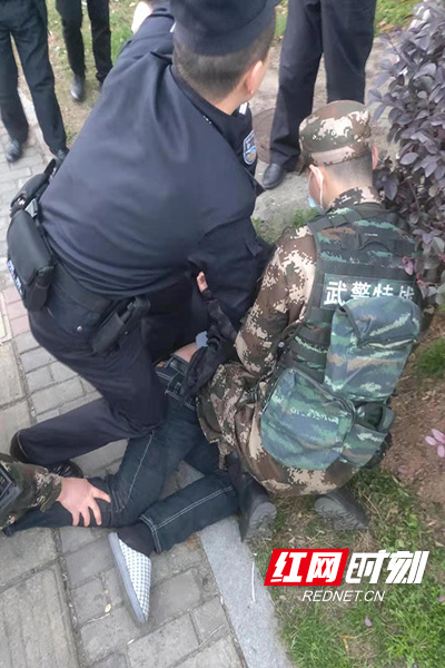 武警株洲支队巡逻小组协同警方成功处置一起精神病患者肇祸事件