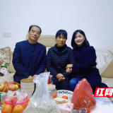 凿石小学开展走访慰问退休教师活动