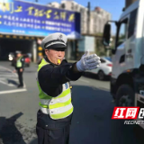 【株洲公安】袁宣日：风雨十八年 站成一个“示范岗”