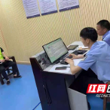 株洲云龙交警规劝一名潜逃2年犯罪嫌疑人自首