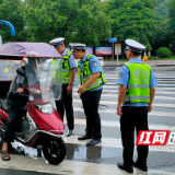 炎陵交警齐发力 “一盔一带”出战果