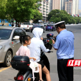株洲云龙交警头顶三伏烈日 多点开花整治“小三车”