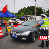 七夕妻子临产 交警丈夫还在坚守岗位