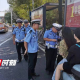 株洲荷塘交警持续发力开展“一盔一伞”整治行动