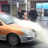 株洲城管：春雨街凉出行寒 彩虹驿站暖人心