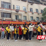 栗树山小学：老师 “女神”节快乐