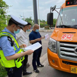 株洲云龙交警：拧紧校车“安全阀” 消除校车“隐患瘤”