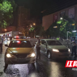 株洲荷塘交警持续开展周末夜查酒驾整治行动