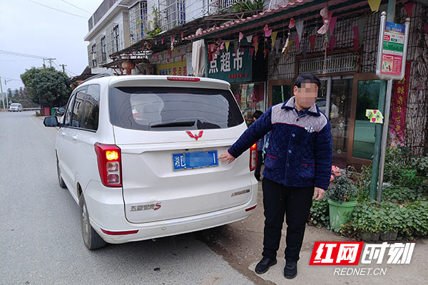 无资质还超员 株洲交警：“黑校车”不能坐