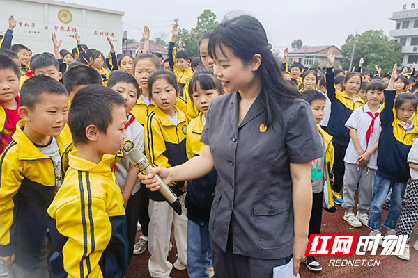 株洲渌口区法院：法治护航 伴你成长