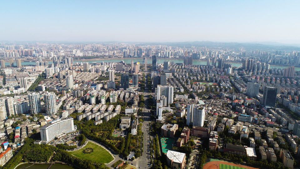 曹慧泉主持召开市打造“三个高地”指挥部指挥长会议