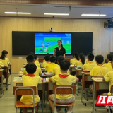 白鹤学校：校长示范高效课堂 教师共学共研共提升