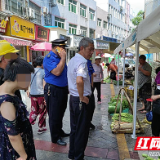 株洲石峰城管：暖心助残 设置爱心摊点