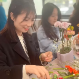 天元中学举行“三八”妇女节插花艺术减压活动