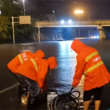 暴雨突袭！株洲城管昼夜奋战防汛一线