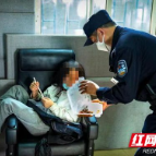 小女孩离家出走 株洲民警助其回家